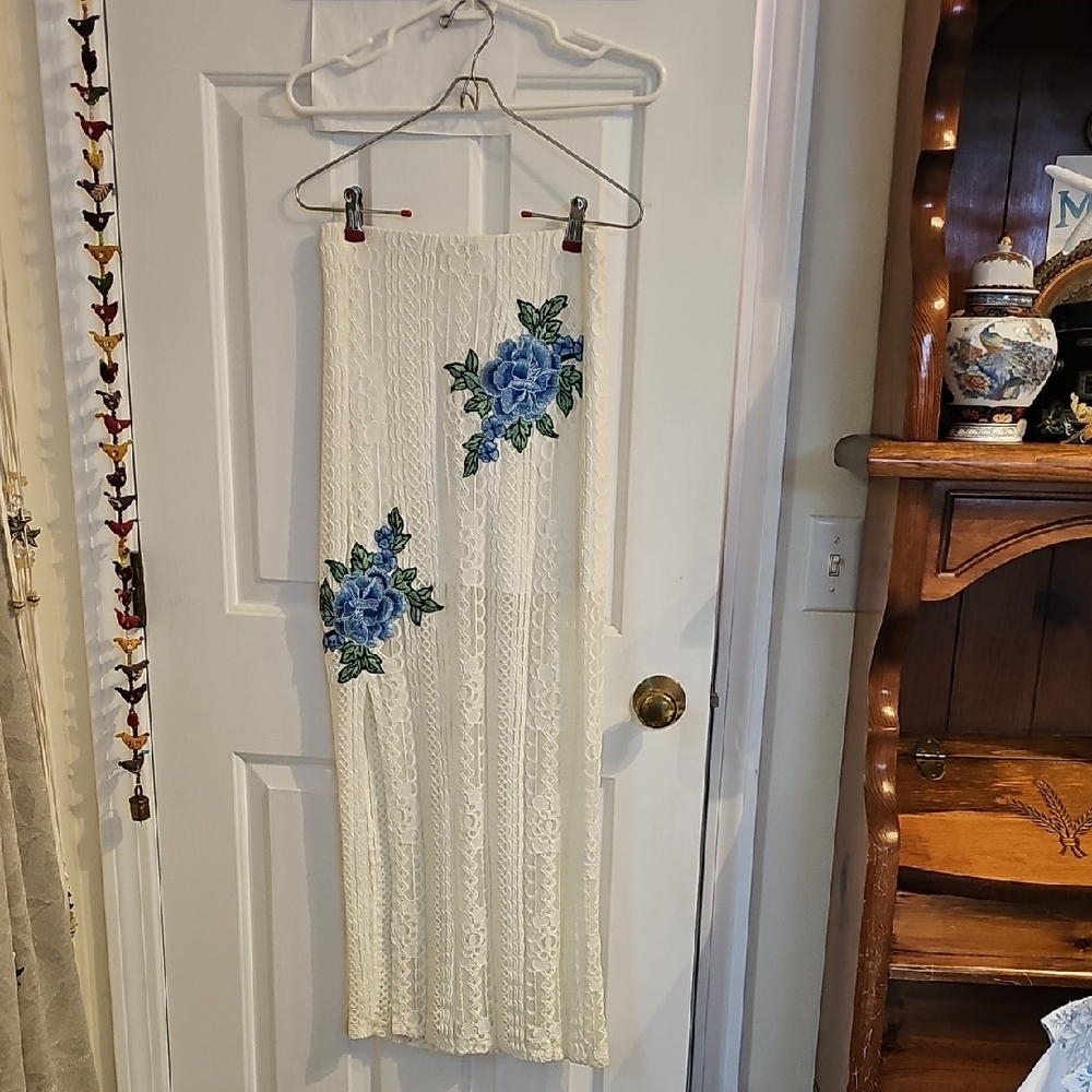 Cream Skirt with Blue Floral Embroidery VENUS XS, Lined Down To 14"